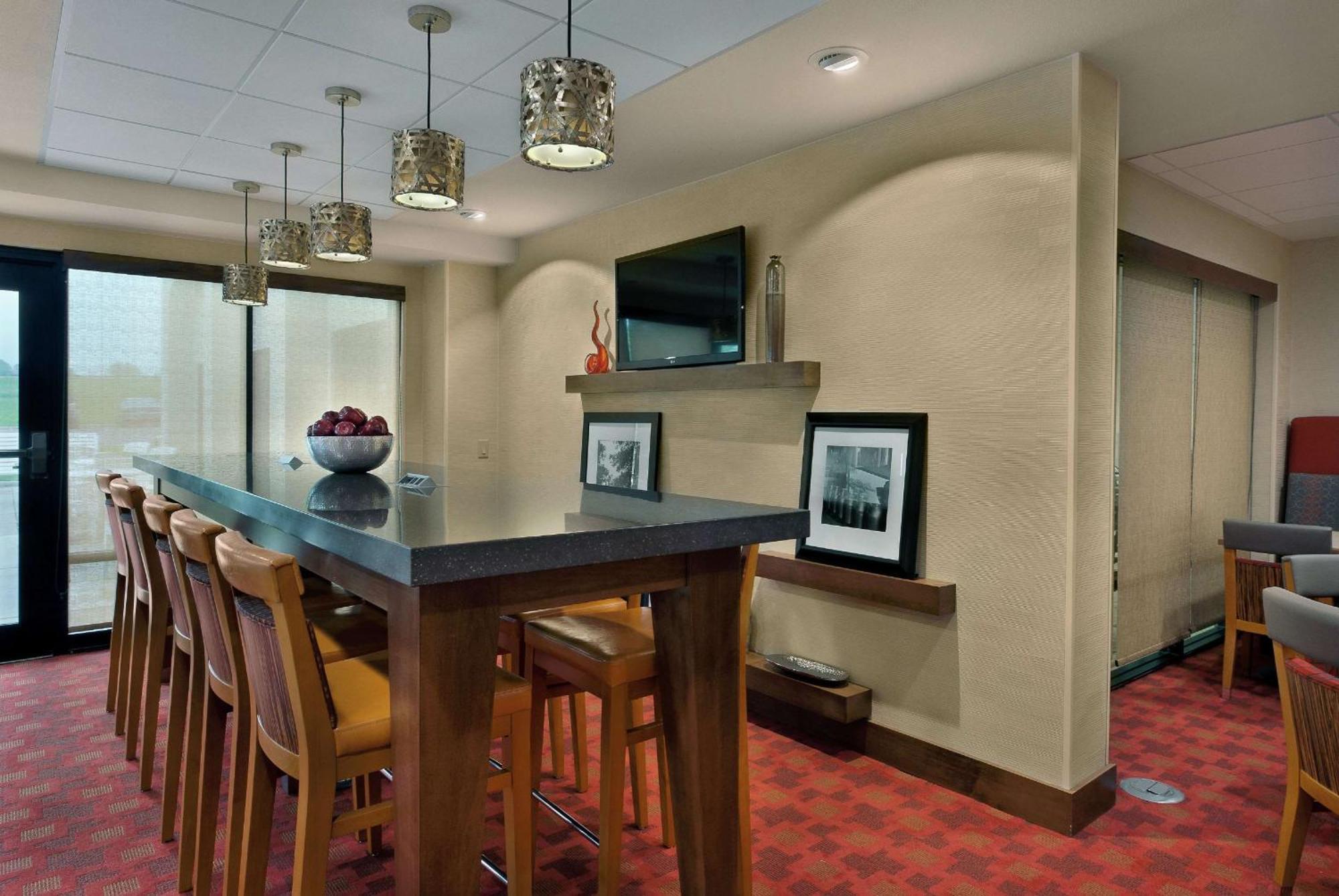 Hampton Inn Milwaukee Brookfield Bagian luar foto