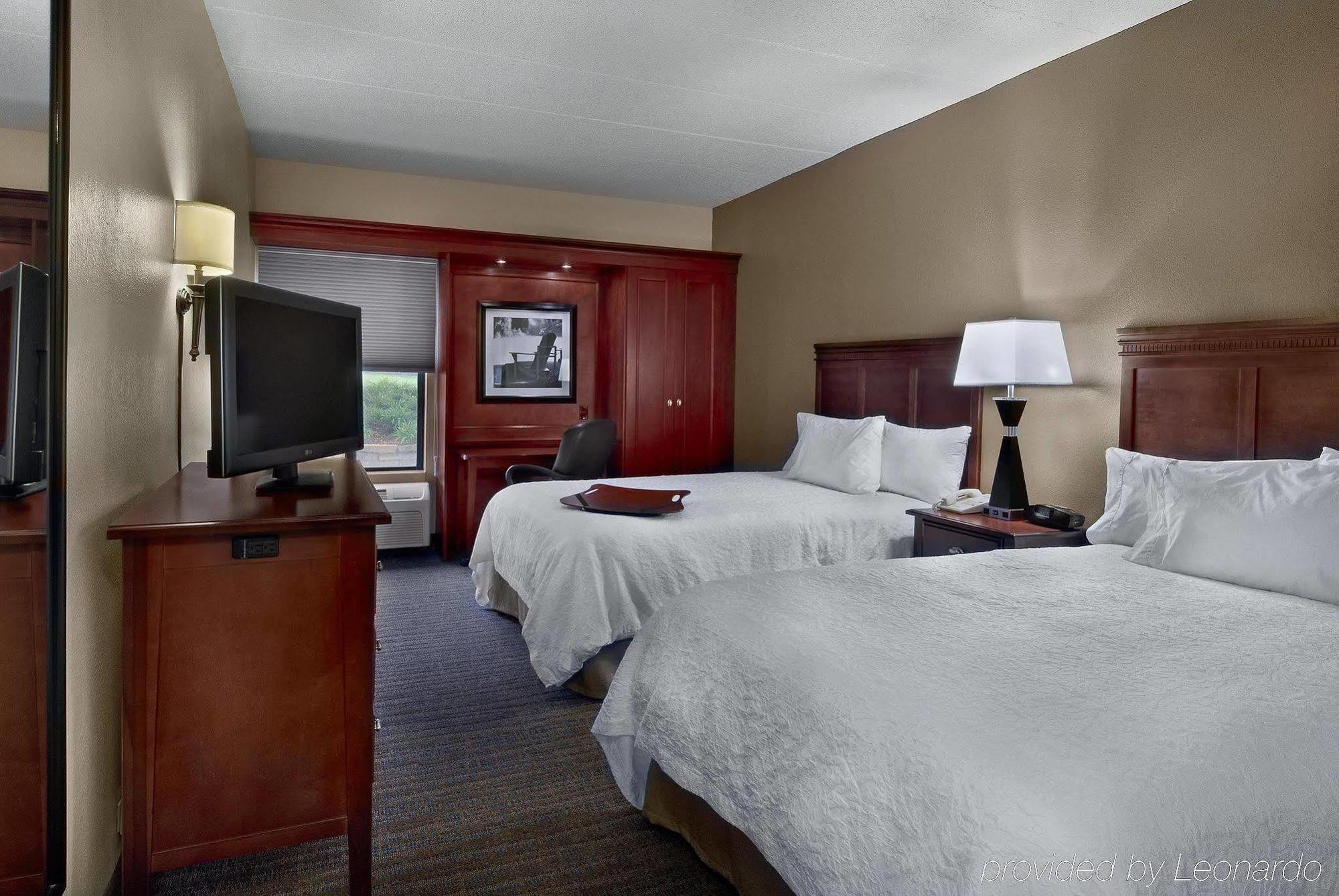 Hampton Inn Milwaukee Brookfield Bagian luar foto